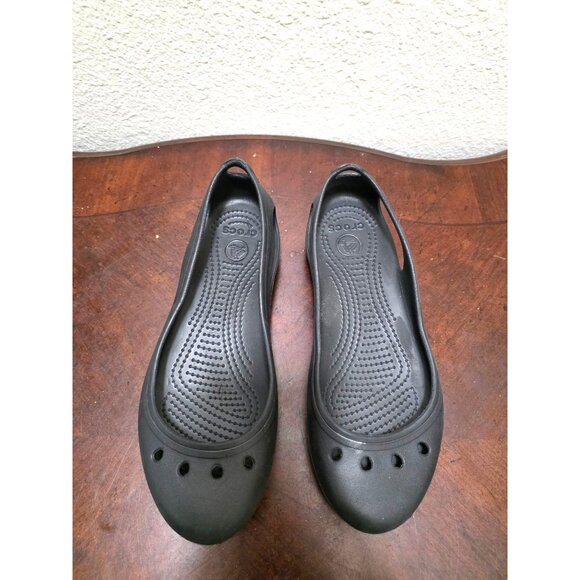 Crocs Women's Black Flats Sandals Size 8 Slip-On Lightweight Comfortable Casual - Picture 2 of 8